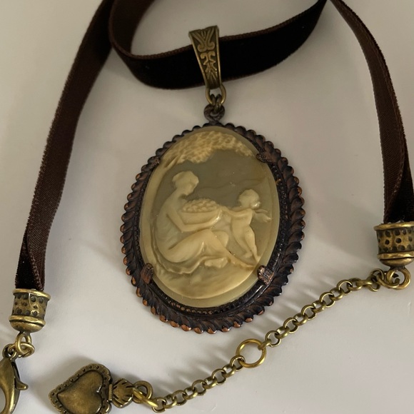 Vintage Cameo Set in Ox Purple Brass Choker Necklace - Picture 12 of 15